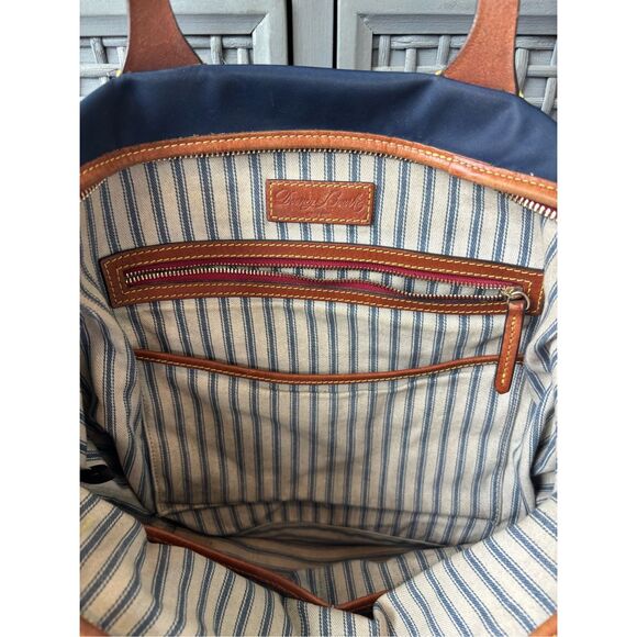 Dooney & Bourke large tote navy, $270 - Picture 9 of 12